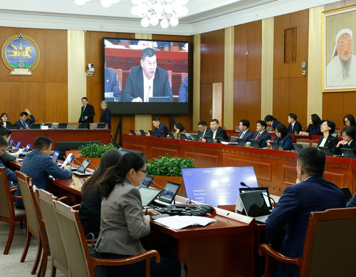 ЭМЧ, БАГШ НАРЫН ЦАЛИНГ ҮЕ ШАТТАЙГААР НЭМЭГДҮҮЛЭХИЙГ ДЭМЖИВ